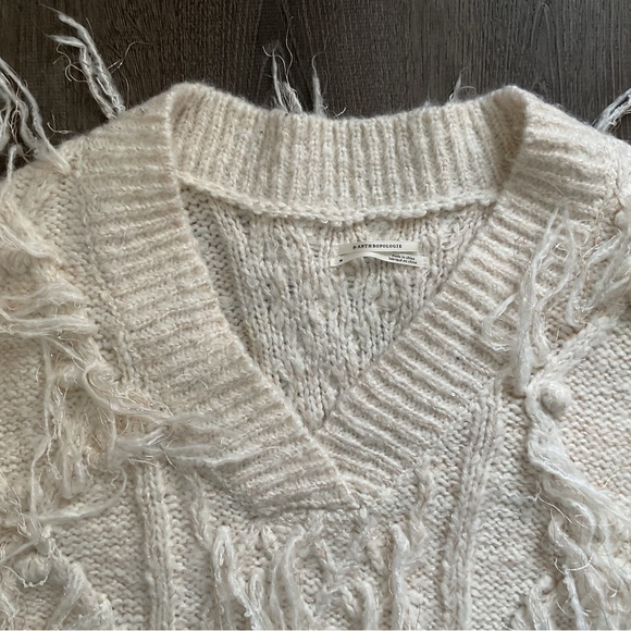 Anthropologie Fringed Pullover V-Neck Ivory Silver Threads Sweater Size Medium - Picture 4 of 13